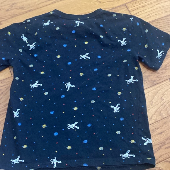 Eighty eight boys 14 runs a size smaller - Picture 4 of 4